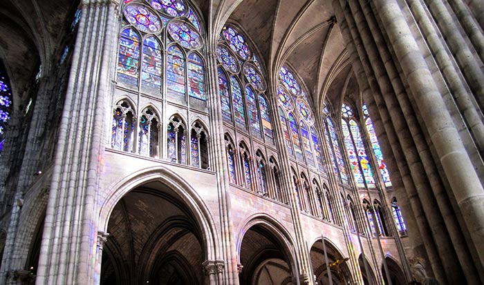 Interni cattedrale Saint Denis in Francia