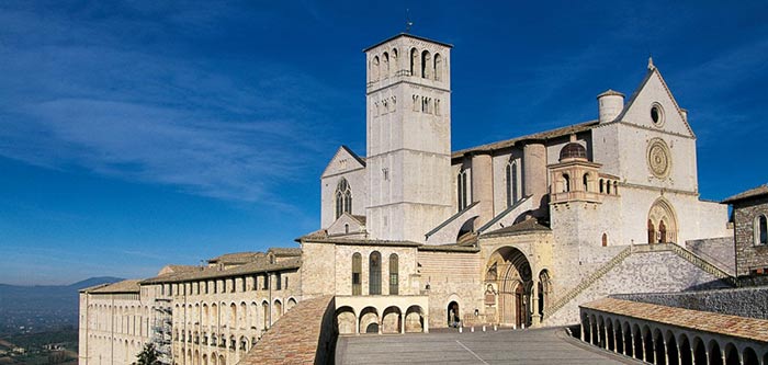 Basilica Di San Francesco Ad Assisi Il Nuovo Stile Gotico Italiano Goticomania