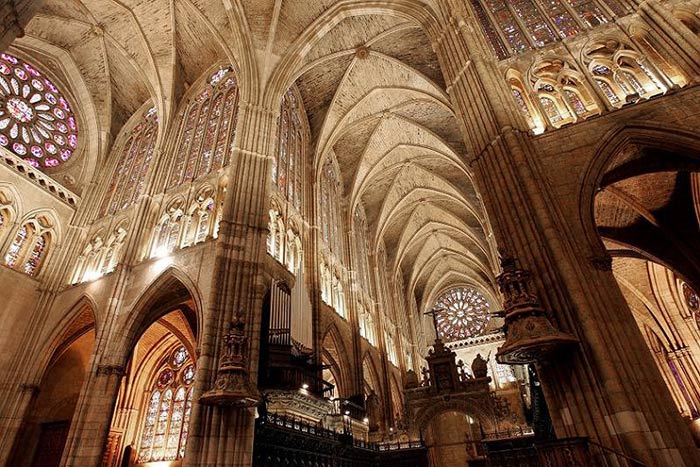 Interno cattedrale di Leon gotico spagnolo