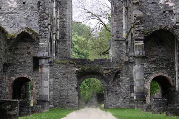 rovine abbazia Villers facciata